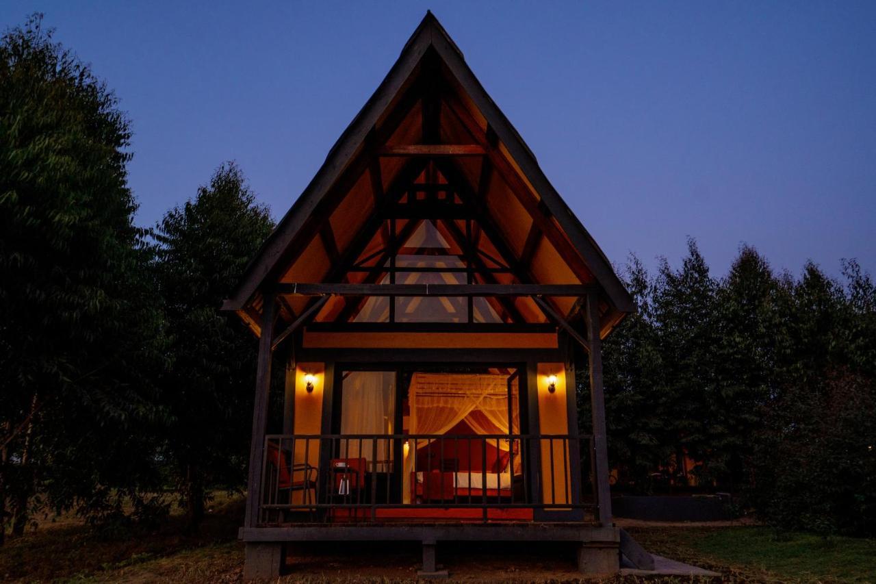 Shamba Lodge Cabin B Аруша Екстериор снимка